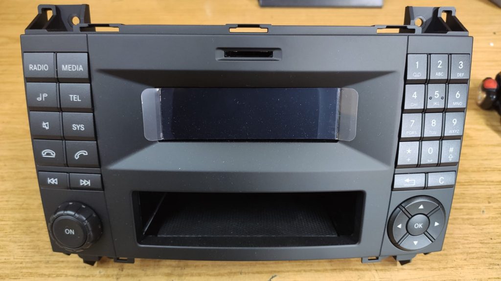 Instalación pantalla CarPlay y Android Auto en Mercedes Vito Alcasonido